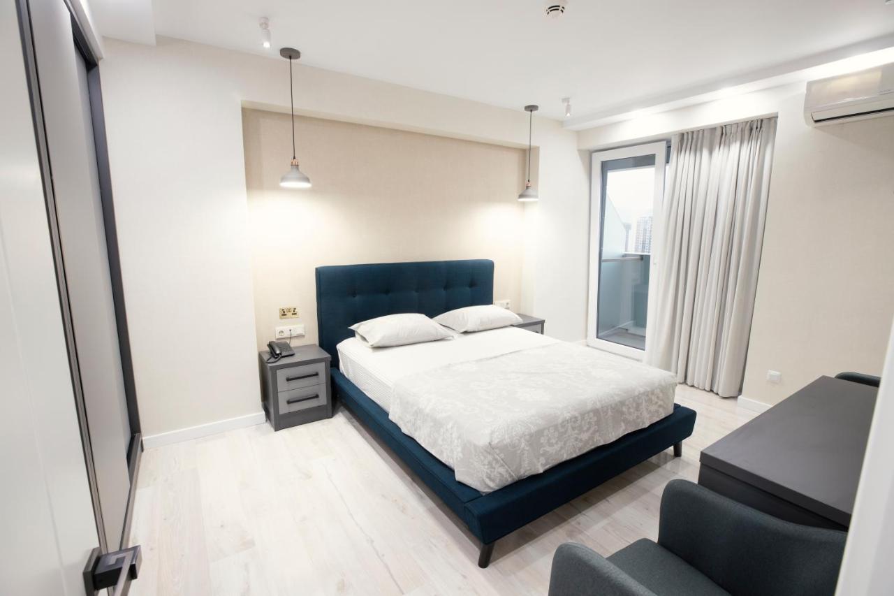 Gq Apartments On First Line Batumi Esterno foto