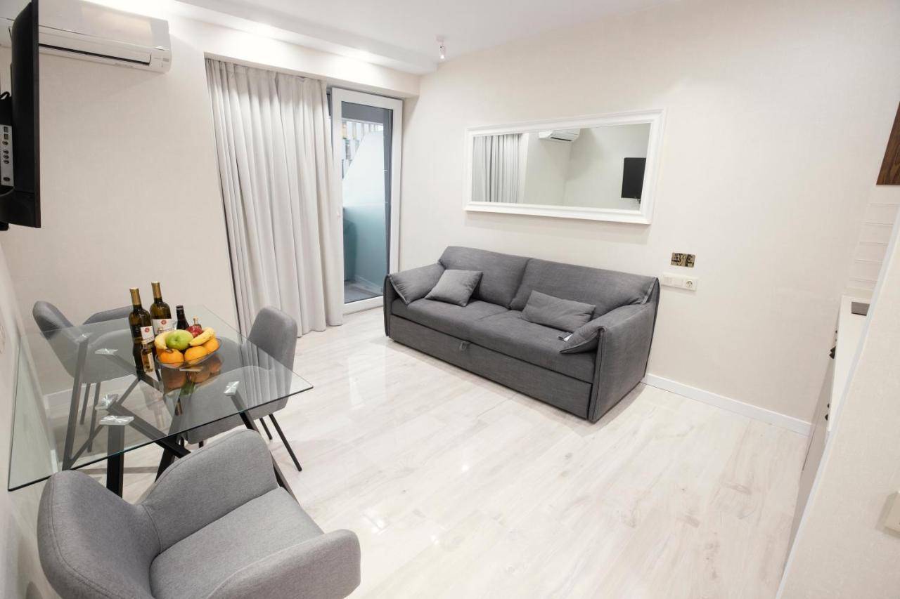 Gq Apartments On First Line Batumi Esterno foto