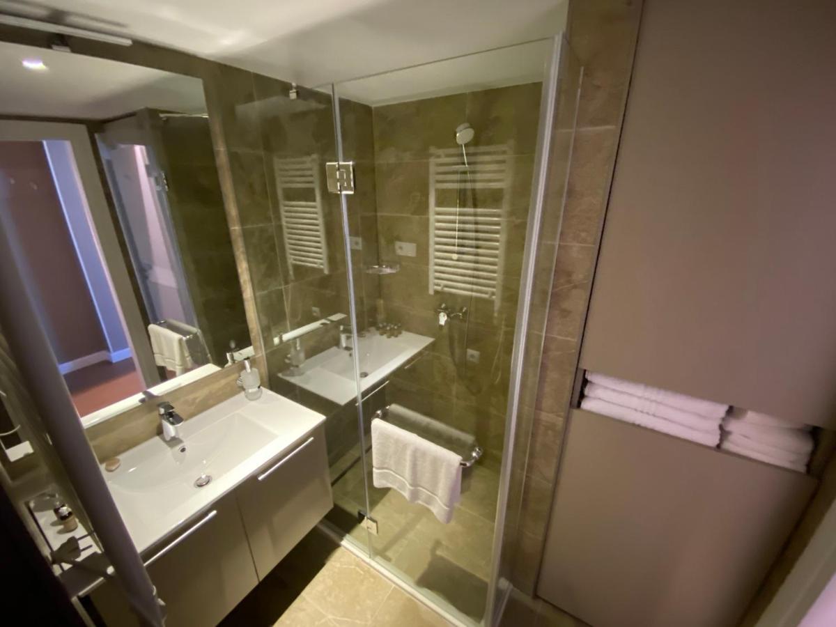Gq Apartments On First Line Batumi Esterno foto