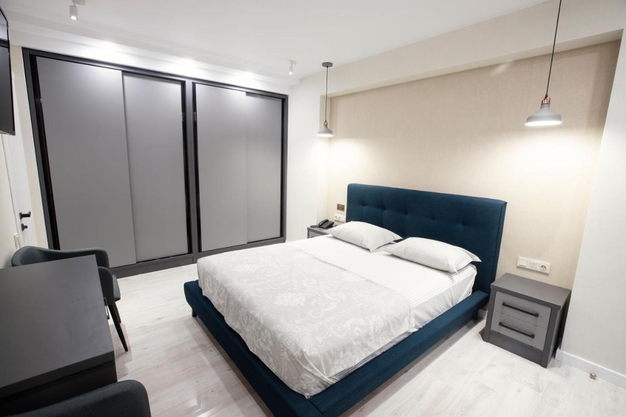 Gq Apartments On First Line Batumi Esterno foto