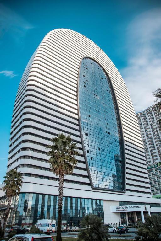Gq Apartments On First Line Batumi Esterno foto