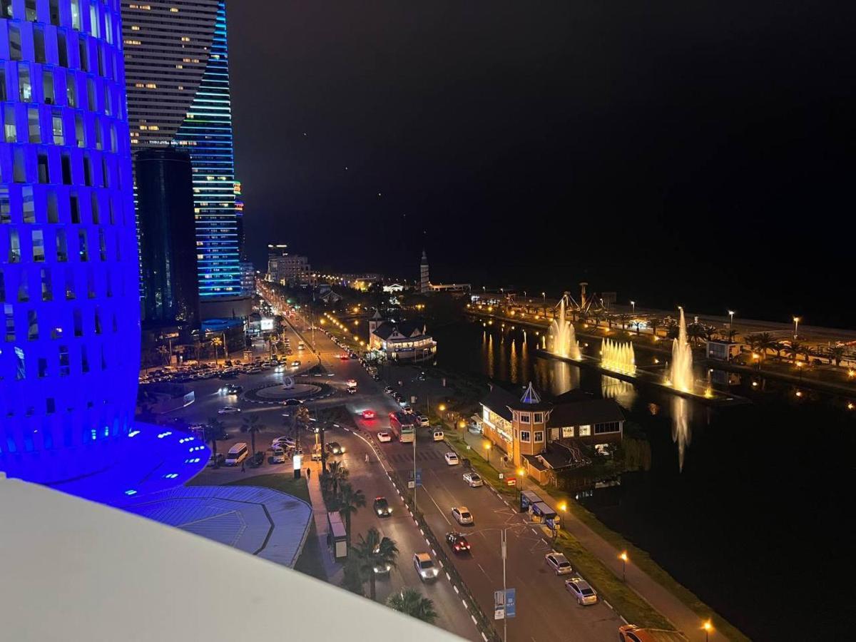 Gq Apartments On First Line Batumi Esterno foto