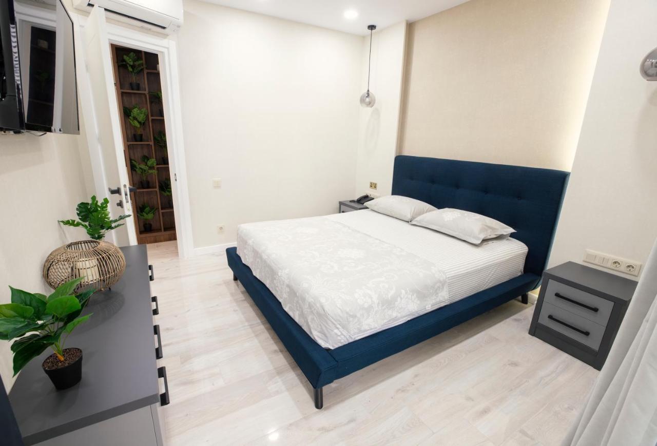 Gq Apartments On First Line Batumi Esterno foto